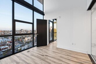 1440 Columbia St, Unit 2302 in San Diego, CA - Building Photo - Building Photo
