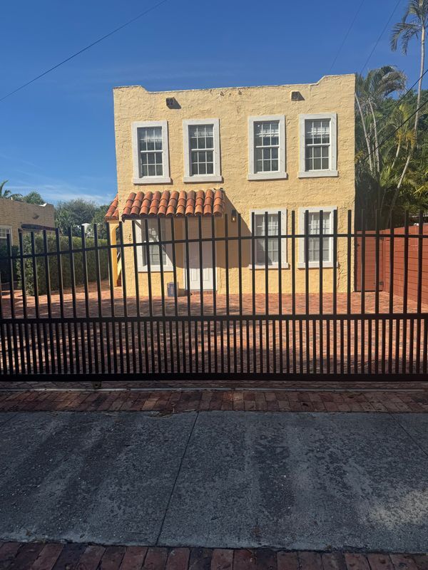 616 Claremore Dr in West Palm Beach, FL - Building Photo - Building Photo