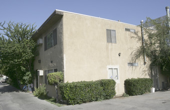 6030 Hazelhurst Pl in North Hollywood, CA - Building Photo - Building Photo