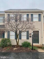 39 Laurie Ln in Lititz, PA - Building Photo