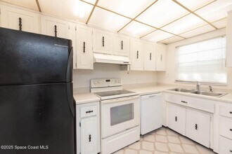 2511 Country Club Dr in Titusville, FL - Building Photo - Building Photo