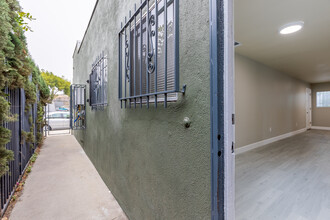 5442-5450 Pomona Blvd in Los Angeles, CA - Building Photo - Interior Photo