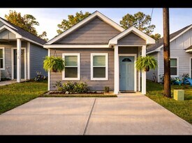 16606 E Forrestal St in Montgomery, TX - Building Photo