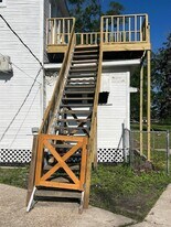 305 E Main St in Kirbyville, TX - Building Photo