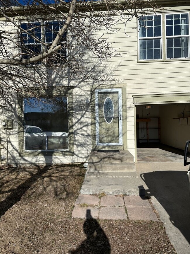 property at 2711 Inverness Blvd