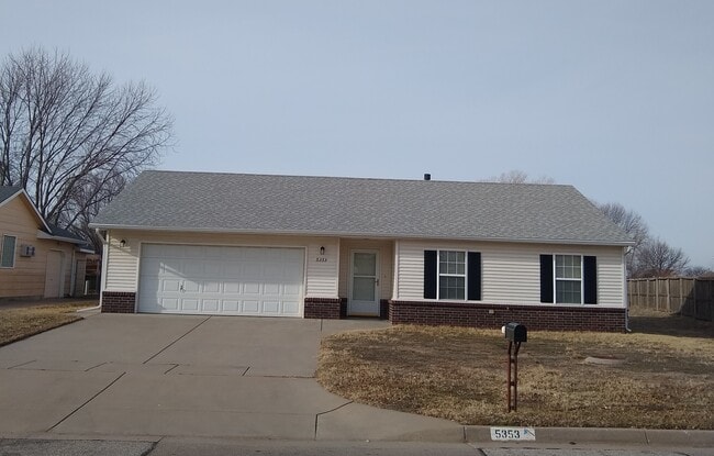 property at 5353 S Mosley St
