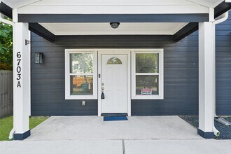 6703 St Augustine St in Houston, TX - Building Photo - Building Photo