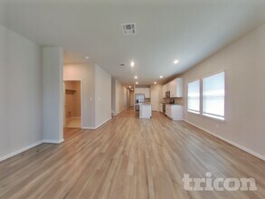 13551 Paxton Blvd in Saint Hedwig, TX - Building Photo - Building Photo