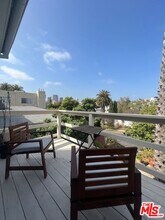 1721 Glendon Ave in Los Angeles, CA - Building Photo - Building Photo