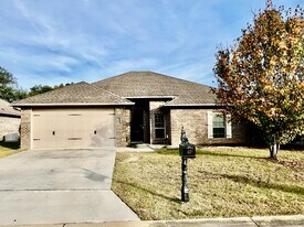 4596 Hermosa Rd in Crestview, FL - Building Photo