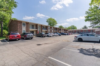 Kenwood Arms in Louisville, KY - Foto de edificio - Building Photo