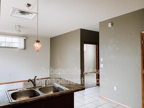 2612 NW 50th St in Oklahoma City, OK - Foto de edificio - Building Photo