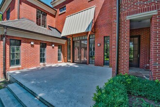 200 Aspen Rd in Birmingham, MI - Building Photo - Building Photo