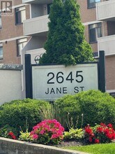 2645 Jane St in Toronto, ON - Building Photo - Building Photo