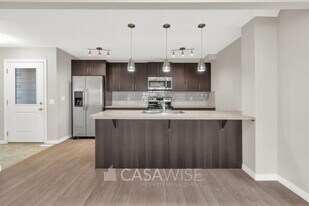 11307-11379 79 Ave NW in Edmonton, AB - Building Photo