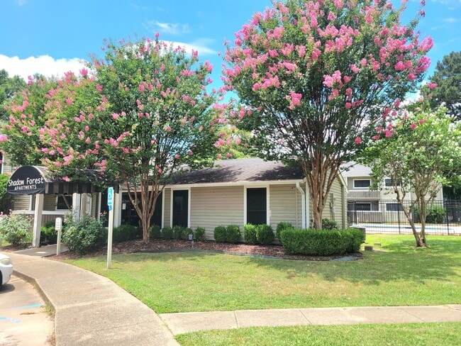 Shadow Forest Apartments in Monroe, LA - Foto de edificio - Building Photo