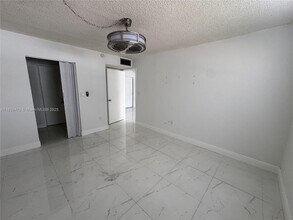 15650 SW 80th St in Miami, FL - Building Photo - Building Photo