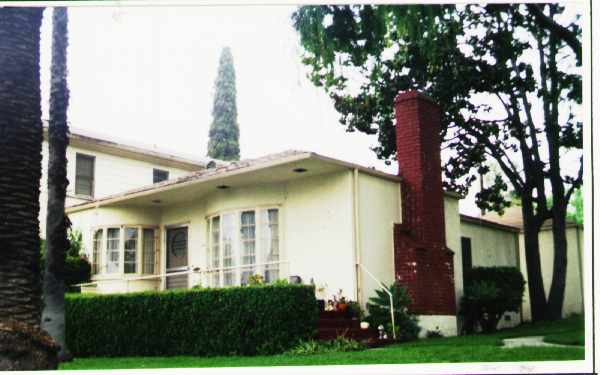 377-393 1/2 E. Washington in Pasadena, CA - Building Photo