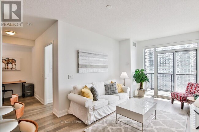 56 Annie Craig Dr in Toronto, ON - Building Photo - Building Photo