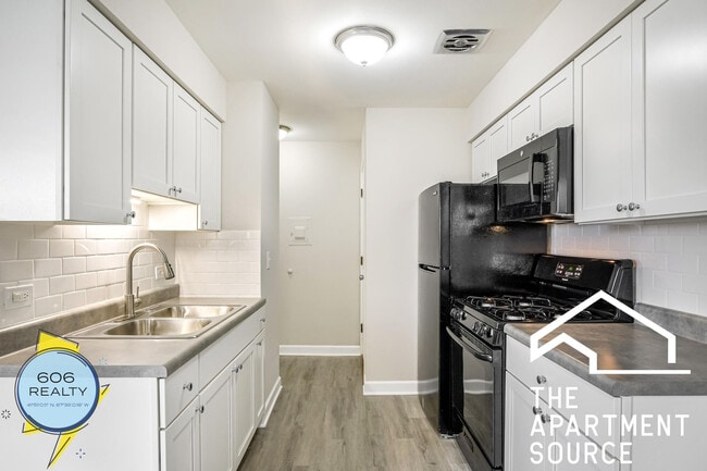 property at 3001 N Thatcher Ave