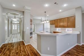 9316 Preston Trail in Irving, TX - Foto de edificio - Building Photo