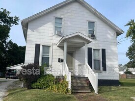 1211 W Market St in Bloomington, IL - Building Photo