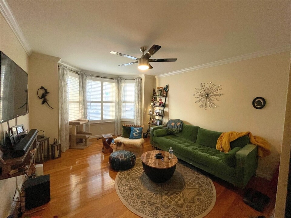 651 Bennington St-Unit -1 in Boston, MA - Building Photo