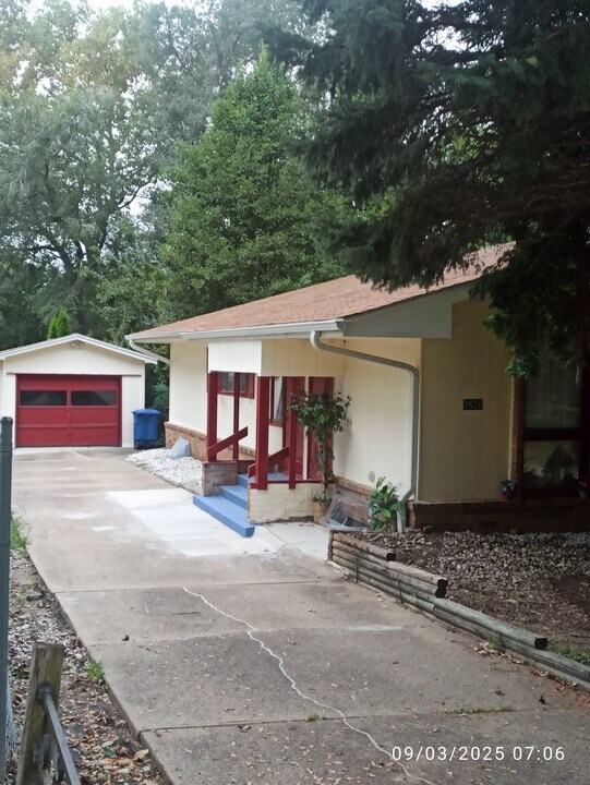 2826 67th St in Des Moines, IA - Building Photo
