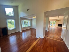 1390 Calle Pecos in Thousand Oaks, CA - Building Photo - Building Photo