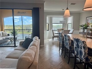 9584 Trevi Ct in Naples, FL - Foto de edificio - Building Photo