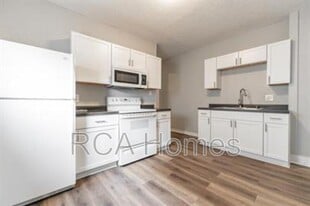 2425 N Kenwood Ave in Indianapolis, IN - Building Photo