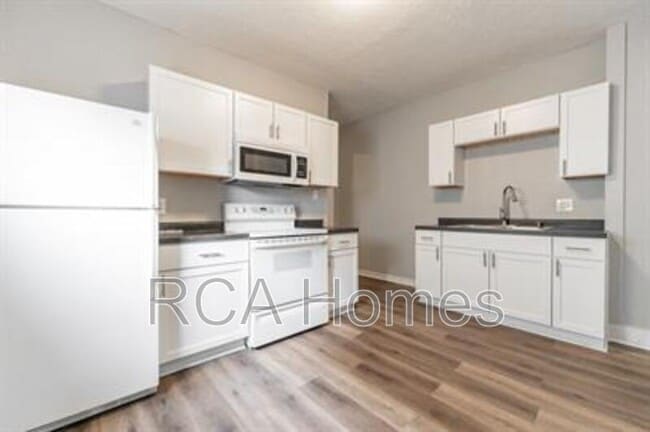 property at 2425 N Kenwood Ave