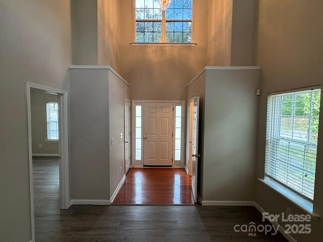 2184 Winthrop Chase Dr in Charlotte, NC - Foto de edificio - Building Photo