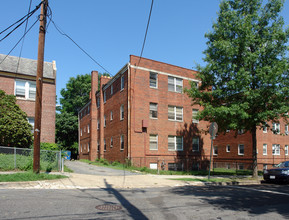 1911 18th St SE in Washington, DC - Building Photo - Building Photo