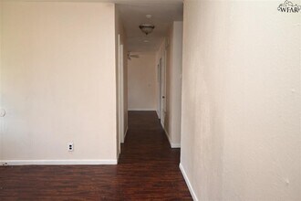 1421 Harris Ln in Wichita Falls, TX - Building Photo - Building Photo