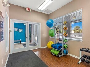 Miramar in Kissimmee, FL - Foto de edificio - Building Photo