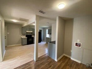 587 Florida Ave SE in Denham Springs, LA - Building Photo - Building Photo