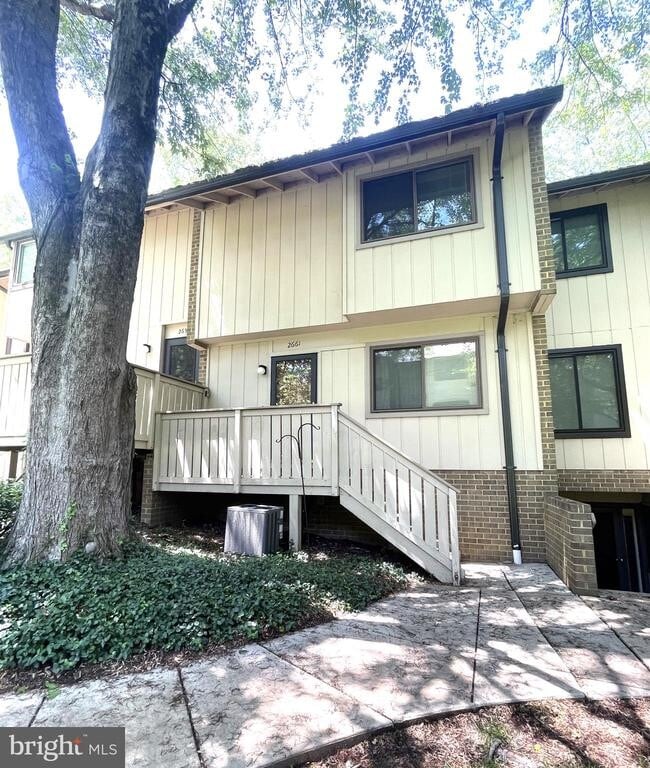 property at 2661 Glengyle Dr
