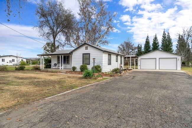 480 N Rio Vista Ave in Sanger, CA - Building Photo - Building Photo