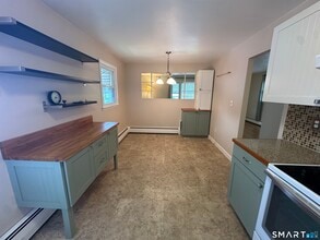 18 Manchester Ave in Waterbury, CT - Building Photo - Building Photo