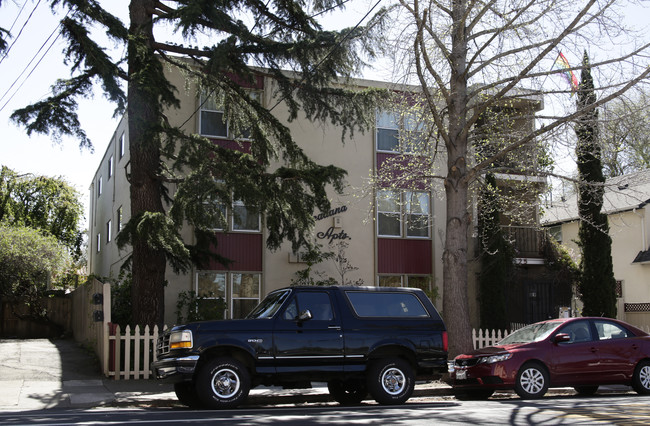 Alcadana Apartments in Oakland, CA - Building Photo - Building Photo