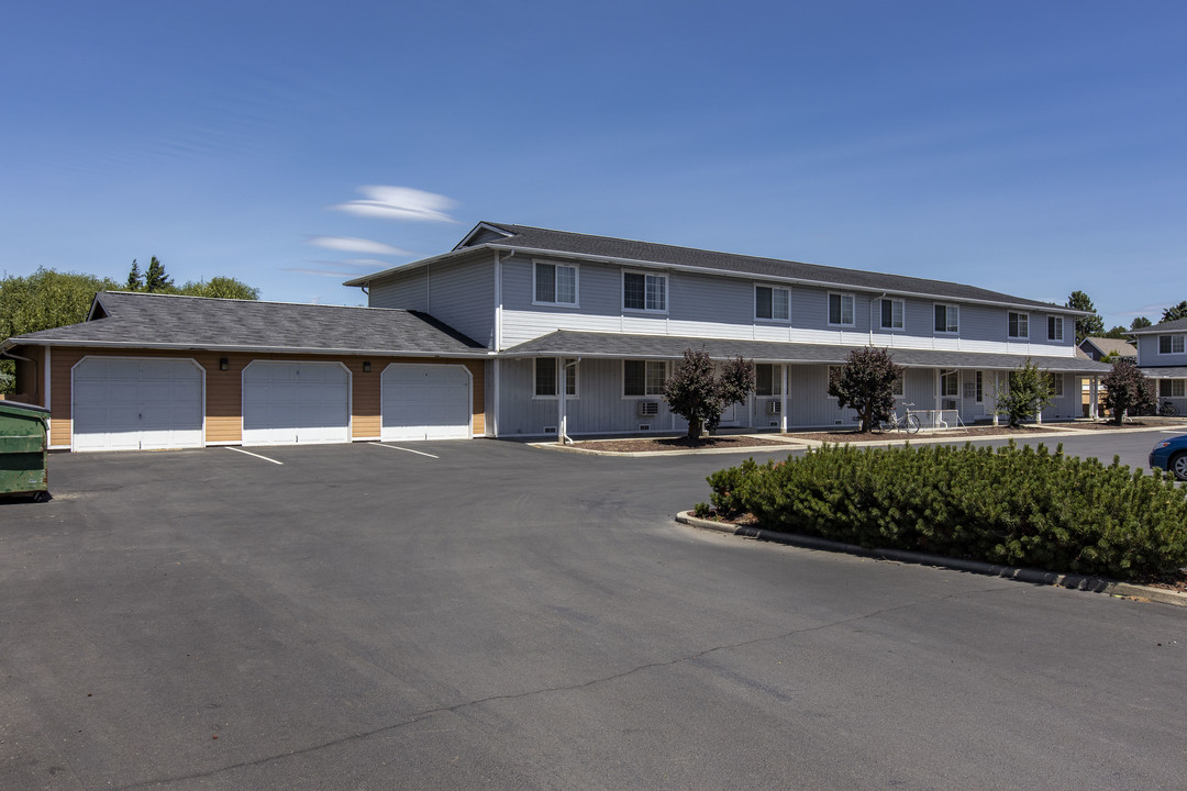 Chateau Alder in Ellensburg, WA - Building Photo