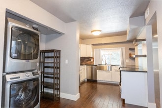 3330 Templeton Gap Rd in Colorado Springs, CO - Building Photo - Building Photo