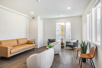 West Holden Place in Denver, CO - Building Photo - Interior Photo