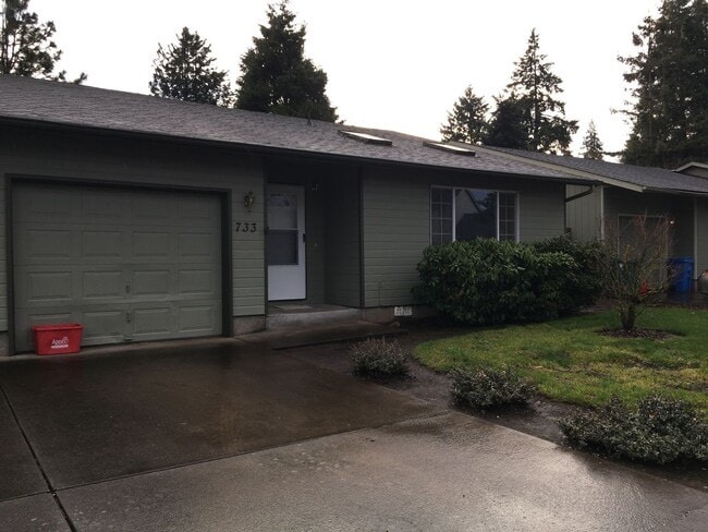 733-739 Stephens Dr in Eugene, OR - Building Photo - Building Photo