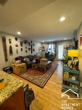6978 N Greenview Ave, Unit 210 in Chicago, IL - Foto de edificio - Building Photo