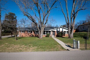 201 Porter Cir in Columbia, TN - Building Photo