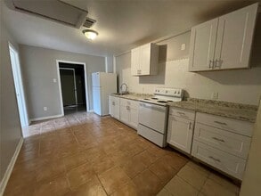 8321 Homewood Ln in Houston, TX - Building Photo - Building Photo