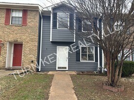 2134 Cheshire Dr in Birmingham, AL - Building Photo