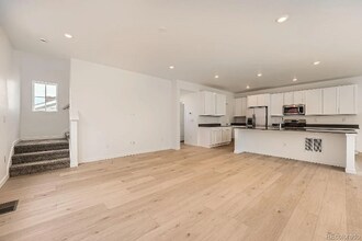 2058 S Haleyville Wy in Aurora, CO - Building Photo - Building Photo